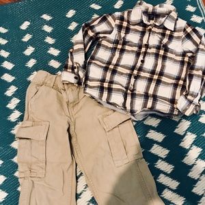 Super cute, Size 4T, outfit!! Barley worn.